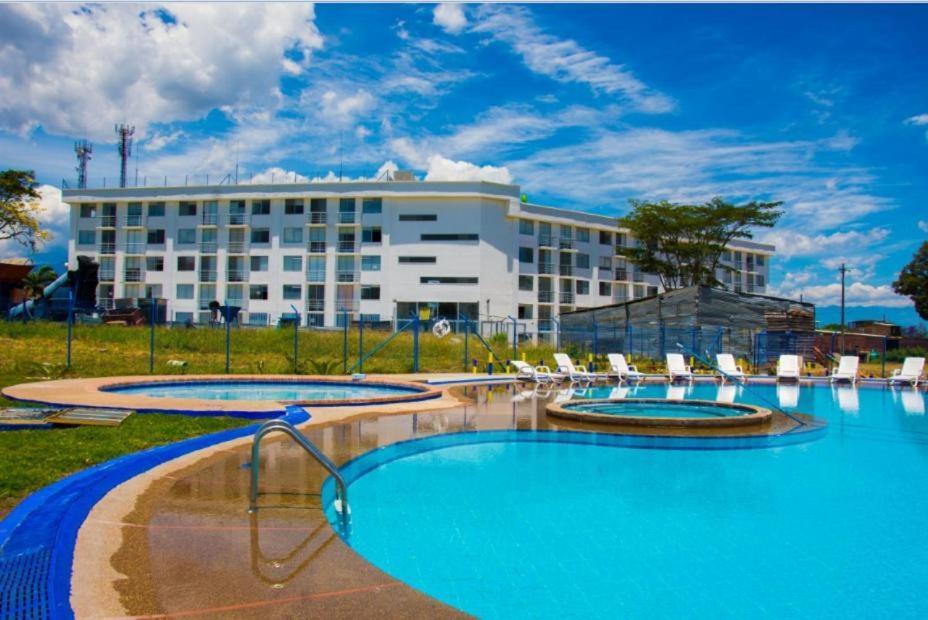 Apartamento Cerca Parque Del Cafe Con Piscina Montenegro Buitenkant foto