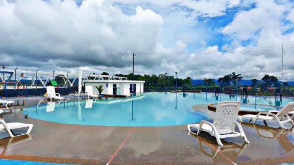 Apartamento Cerca Parque Del Cafe Con Piscina Montenegro Buitenkant foto